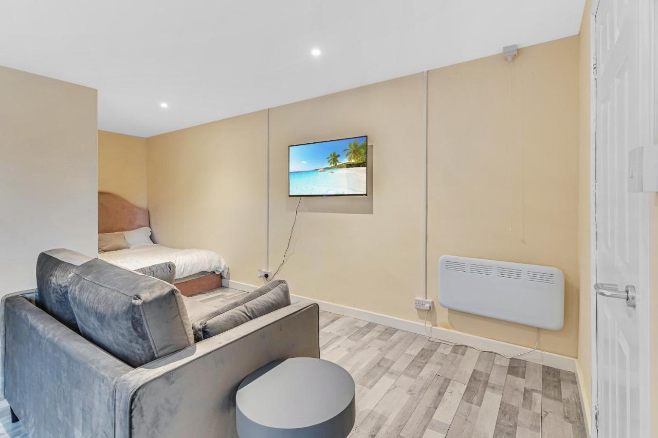 Suites By Rehoboth - Overcomers- Deptford ロンドン エクステリア 写真
