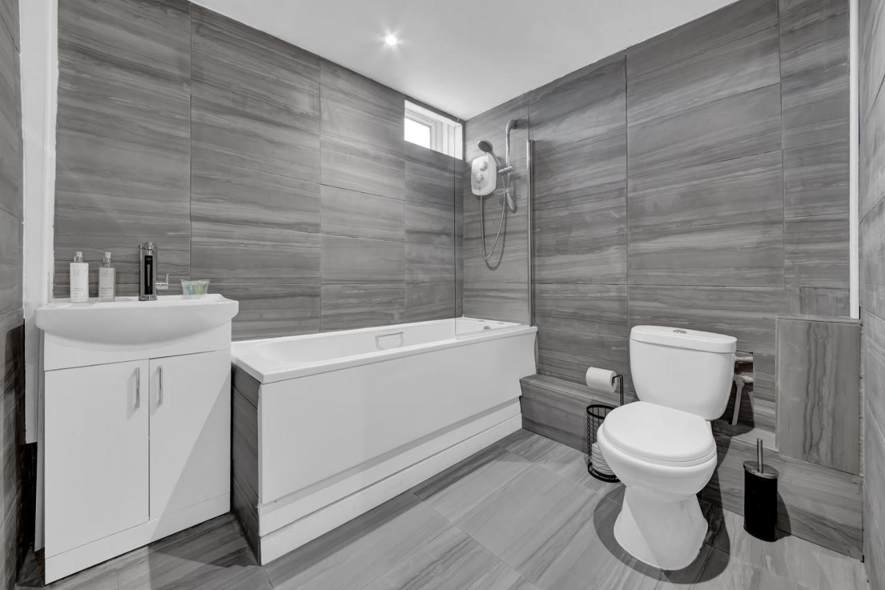 Suites By Rehoboth - Overcomers- Deptford ロンドン エクステリア 写真