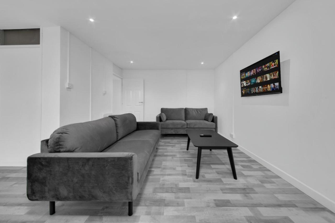 Suites By Rehoboth - Overcomers- Deptford ロンドン エクステリア 写真
